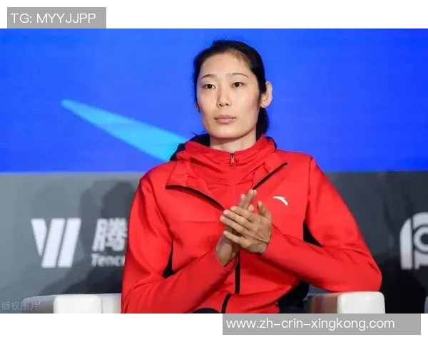 朱婷辅导来了:带领青少年露脸豫排联赛!郎导一袭黑衣走红毯