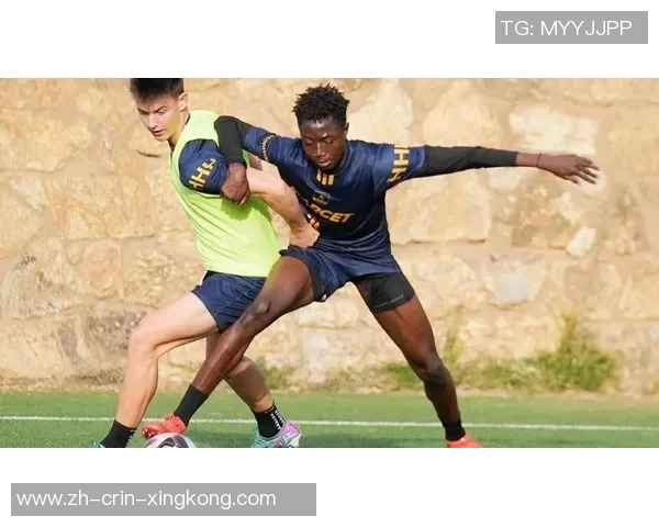 每体报导巴萨U19加里巴:偶像普约尔,有超逸黑人中卫的心智